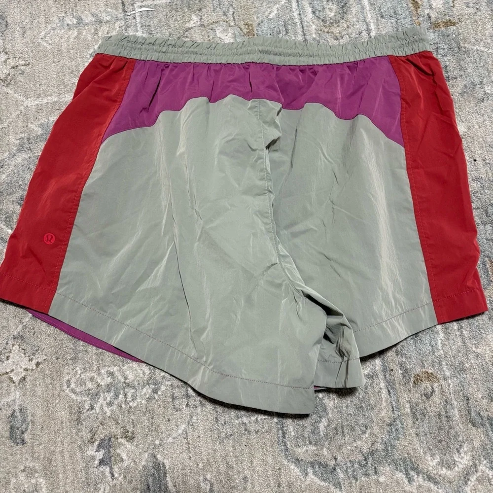 Lululemon Evergreen High-Rise Short 4.5" 12 - Picture 4 of 4